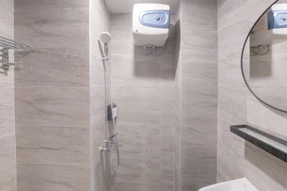Best Place And Elegant Studio Collins Boulevard Apartment