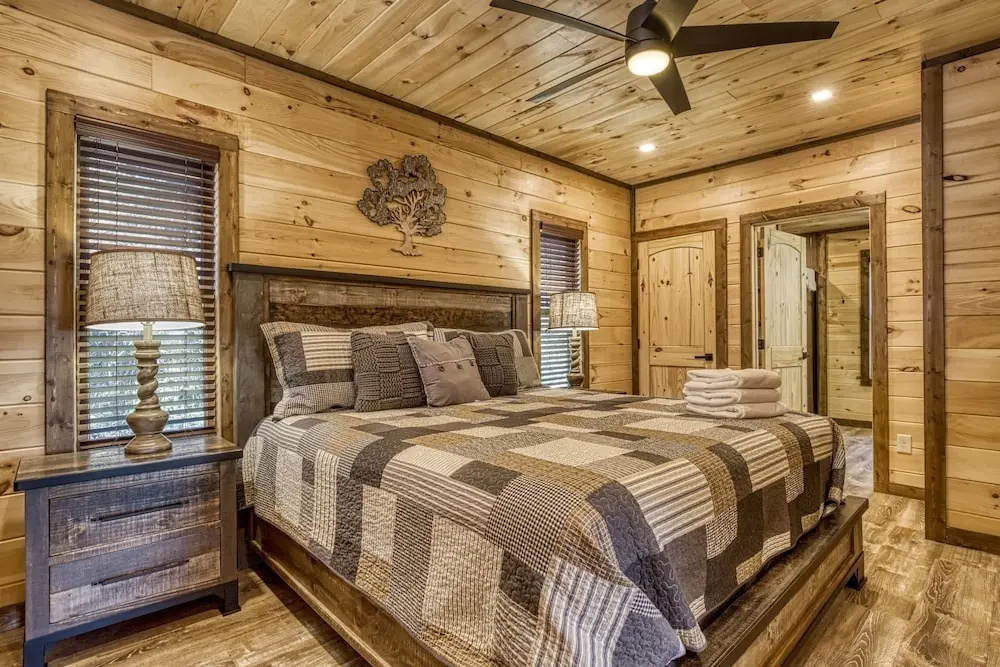Ern866 - Ole Smoky 3 Bedroom Cabin by RedAwning