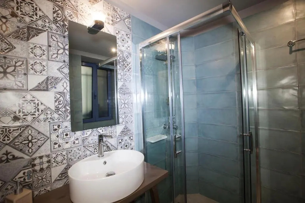 Bentzi...Boutique Apartment in Pangrati, Superior Suite (2) for 4 guests