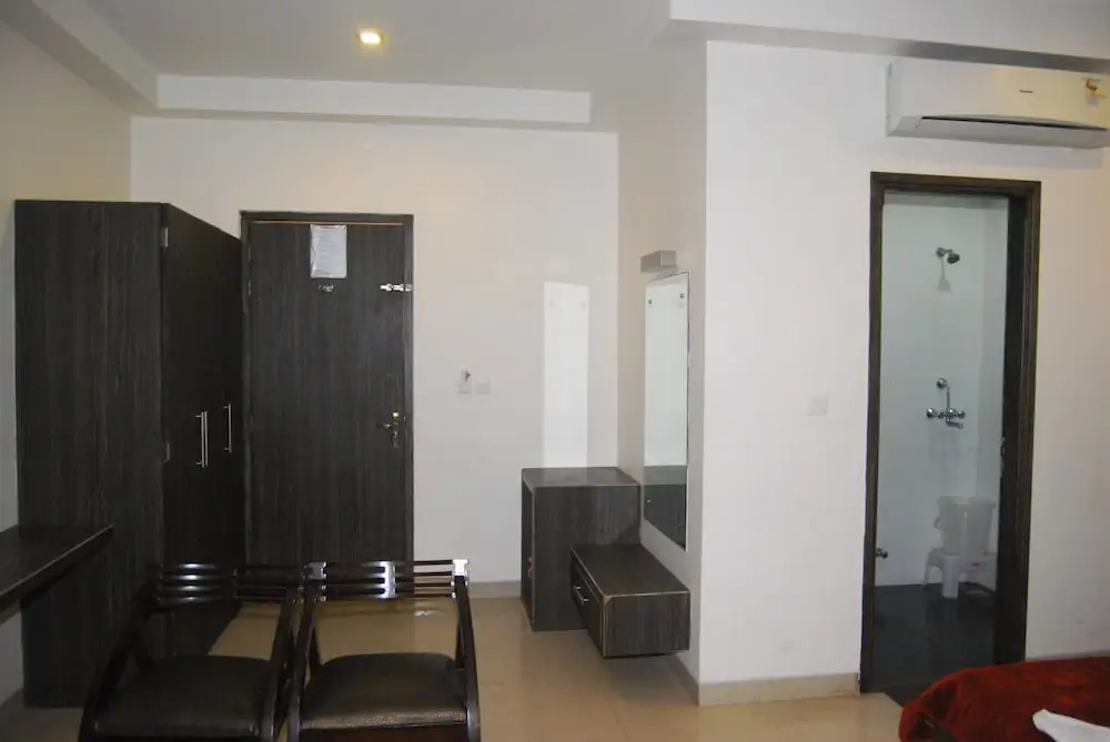 OYO 1446 Hotel Heera Celebration