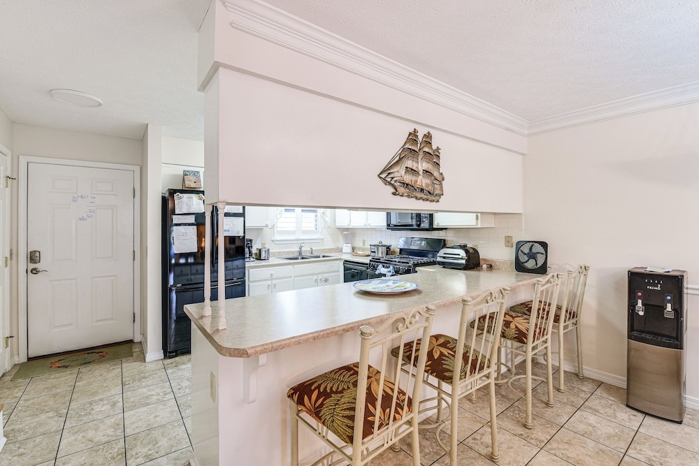 PCB Townhome w/ Resort Amenities - Walk to Ocean!
