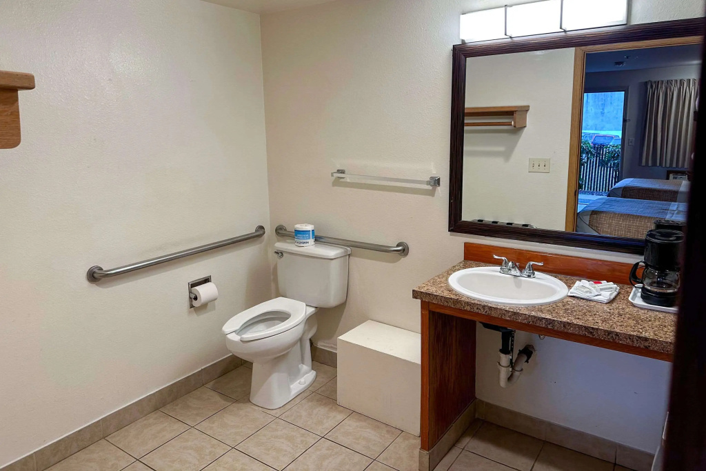 Econo Lodge Edmonds North Seattle