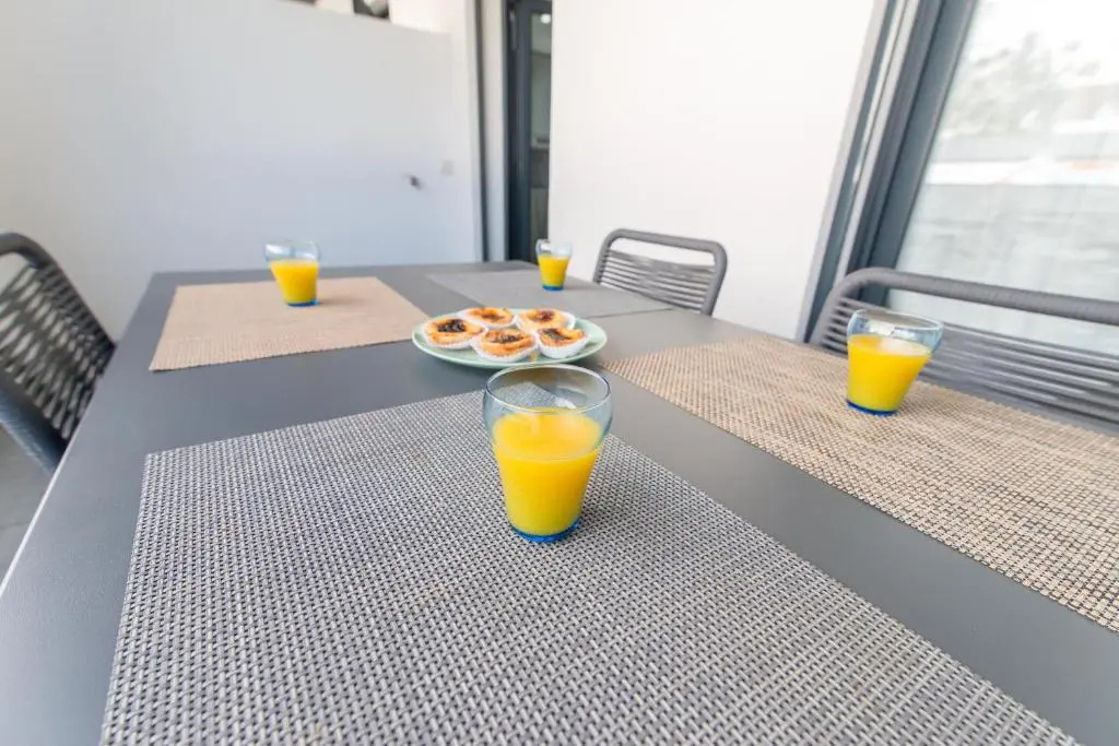 800m From the Boat to Praia das Cabanas, With Pool, Terrace, Wifi and air con