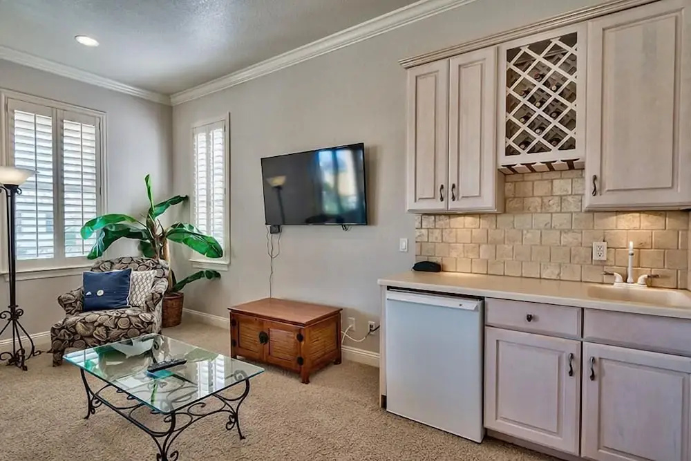 Serenity 4 Bedroom Holiday Home by Five Star Properties