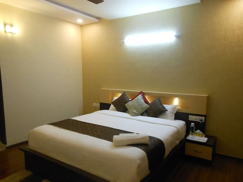 Hotel Omicron 1 BHK Studio room