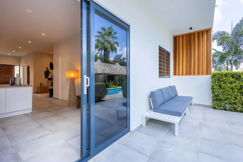 Chic 3BR Apartment Mambo Beach Area Stay