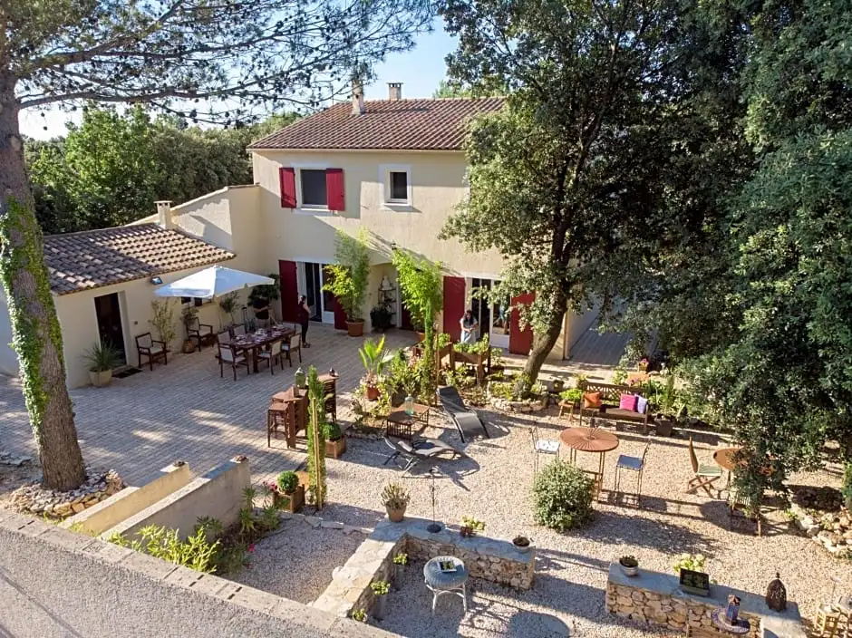 Les Jardins dHoli proche Uzès