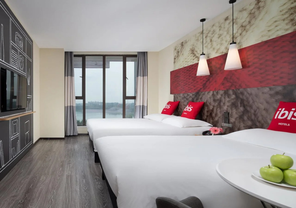 Ibis E'meishan Railway Station Hotel