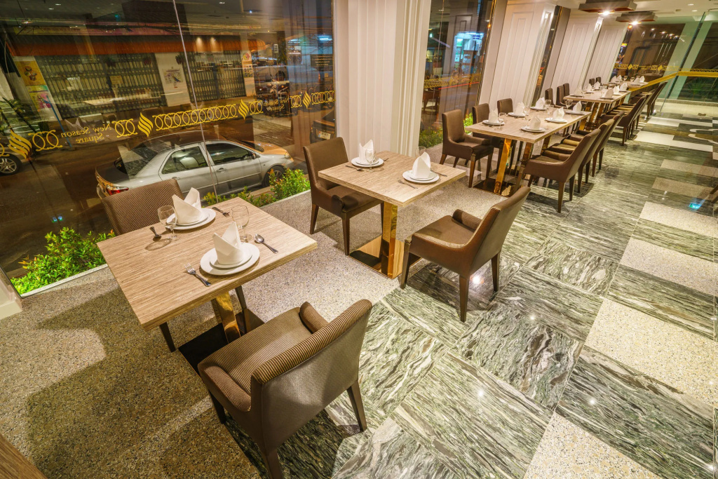 New Season Hotel