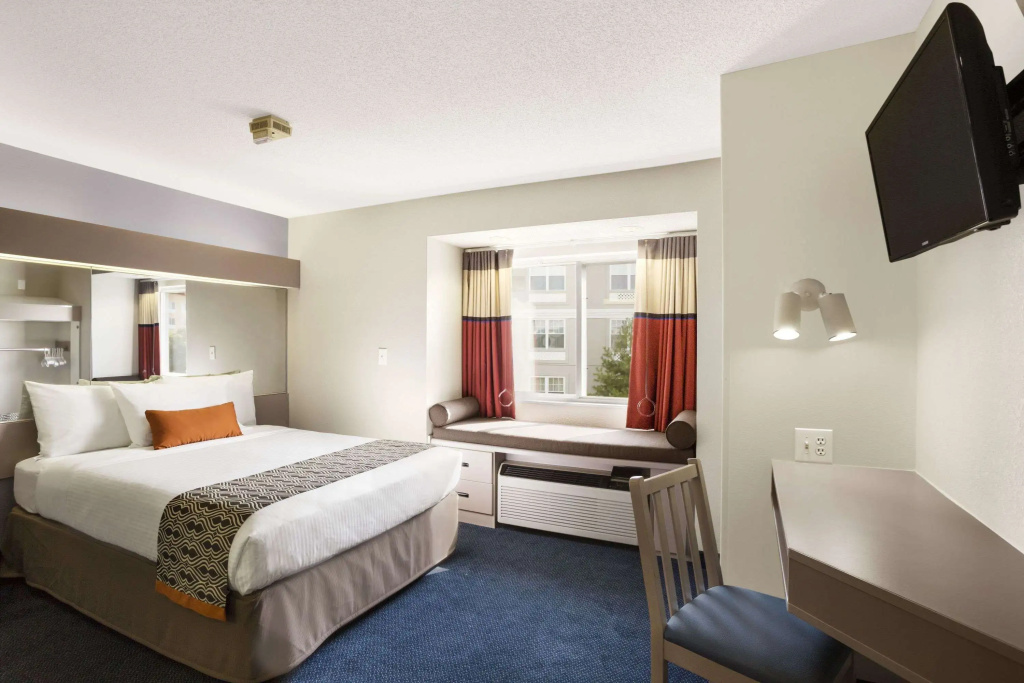 Microtel Inn By Wyndham Louisville East