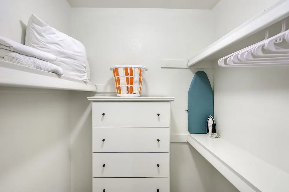 Park Suites at 112 - One Bedroom Apartment