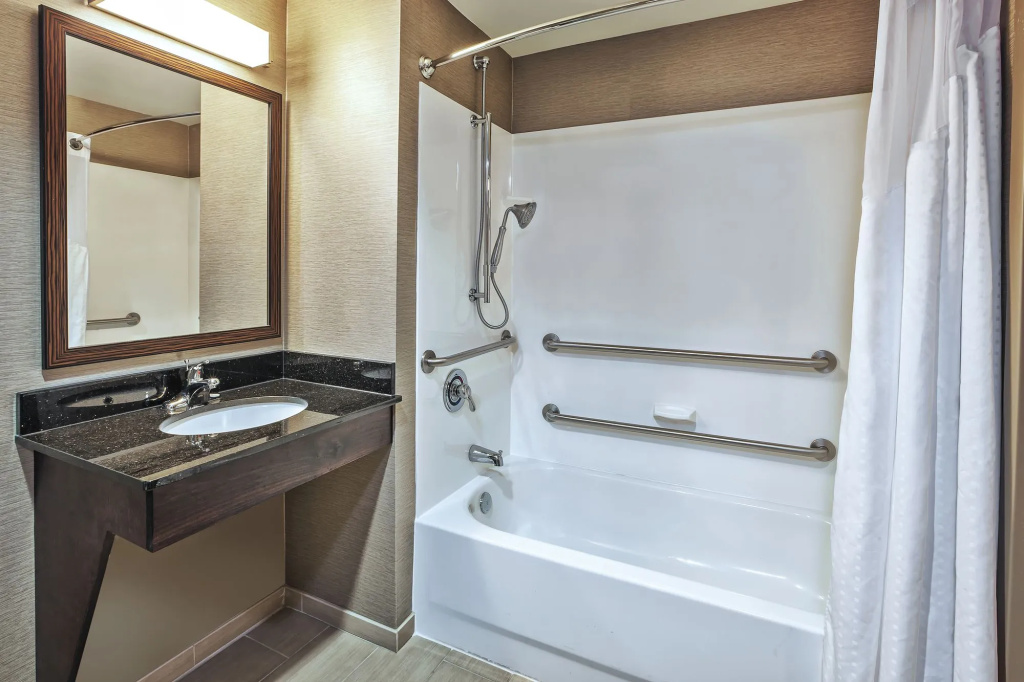 Holiday Inn Express & Suites Dayton South - I-675 by IHG