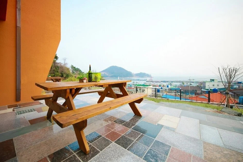 Masan Gwaengi Bada Pension