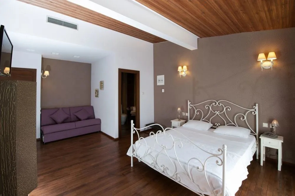 Polys Guest House