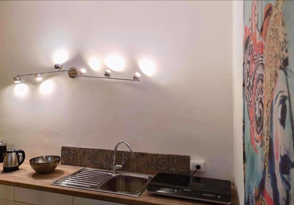 Pal Art Rooms  Suite