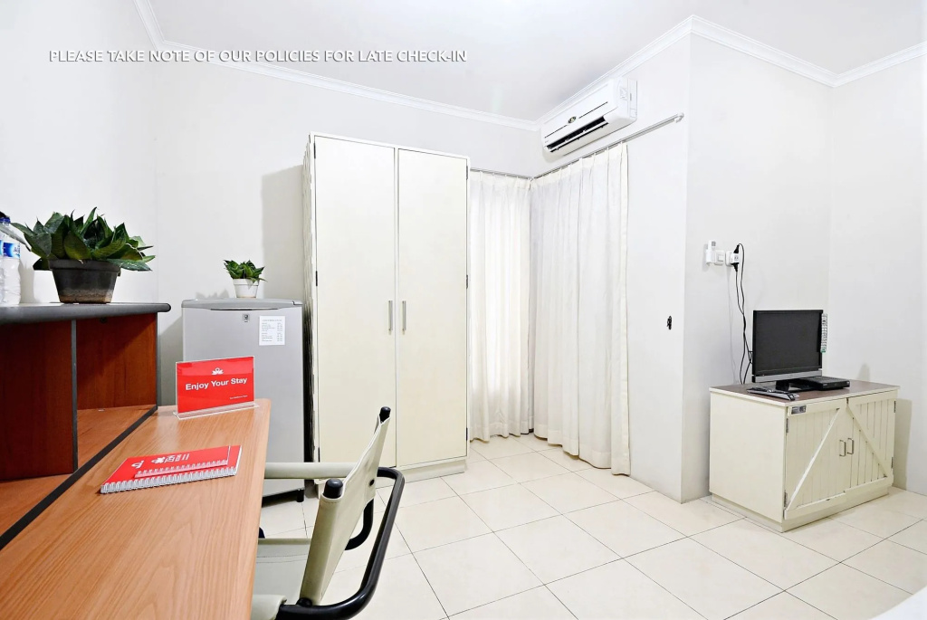 ZEN Rooms Mampang Prapatan Syariah