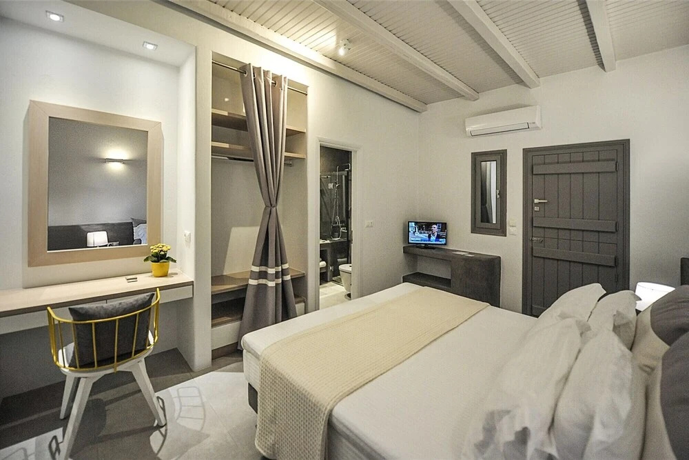 Villa Gustosa Luxury Villa on Faragas Beach