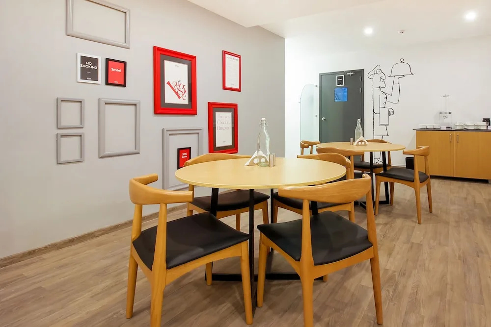 Super OYO TOWNHOUSE NEAR ESI HOSPITAL, SR NAGAR