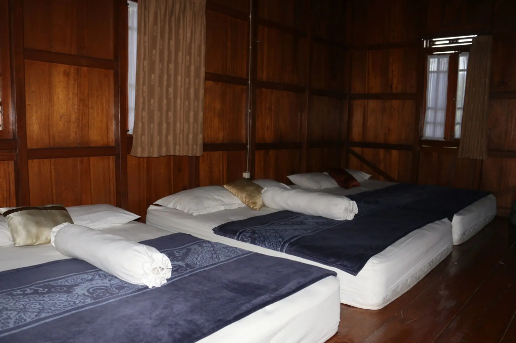 Bantal Guling Villa Bandung