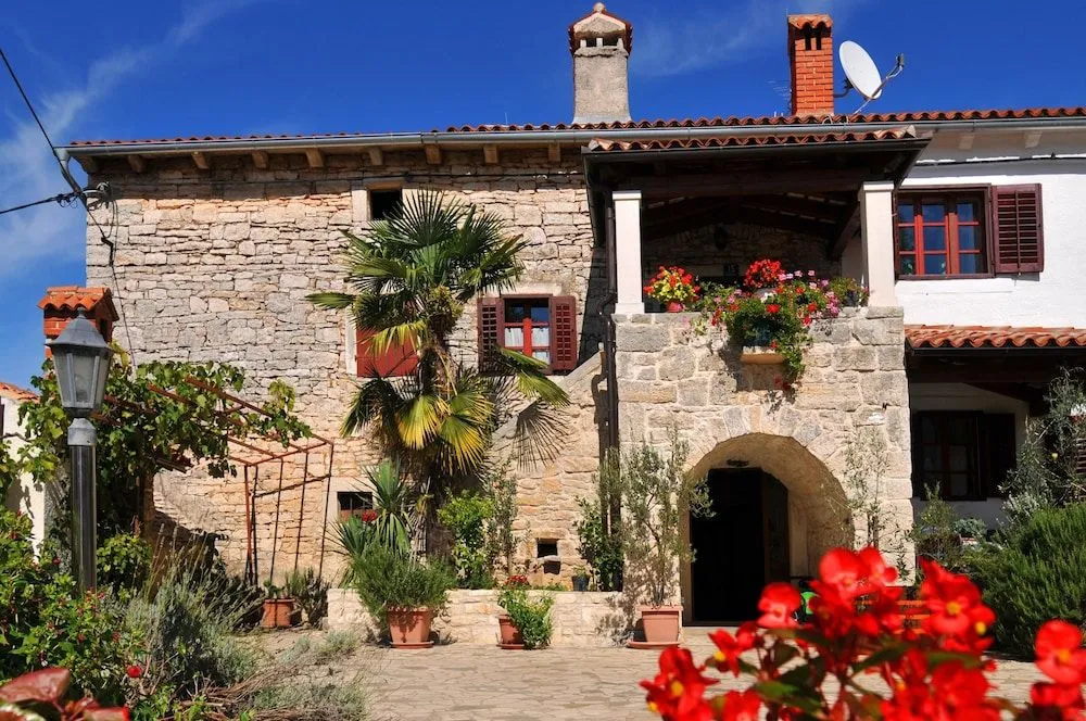House Peresiji