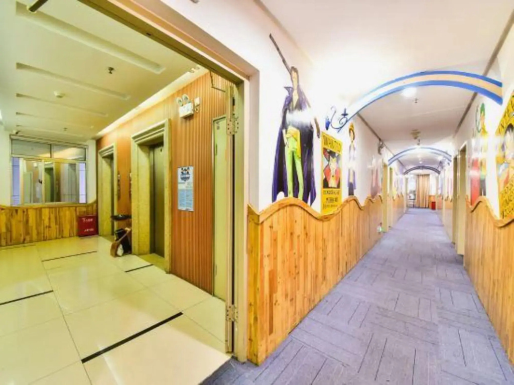 A Home Chain Hotel (Jinjiang Airport Huzhong)