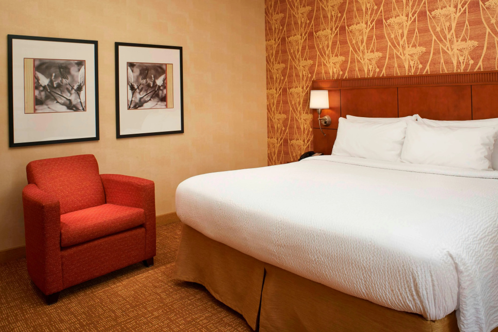 Courtyard by Marriott Chicago Waukegan / Gurnee