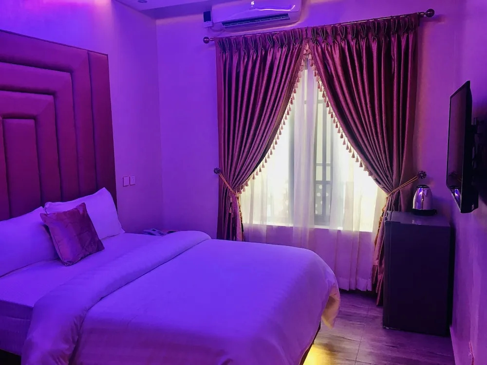 God\s Touch Apartments Signature
