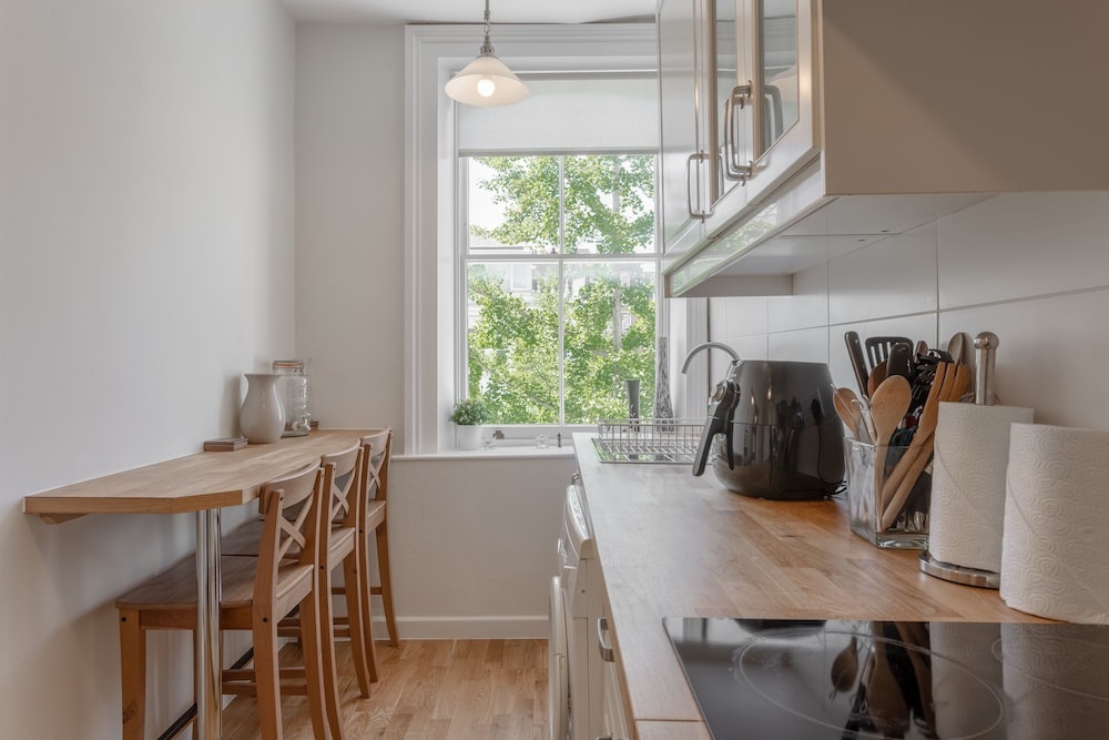 Homely 2 Bedroom Apartment in Earl's Court