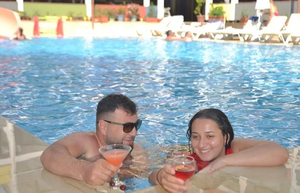 Vi̇va Beach Hotel