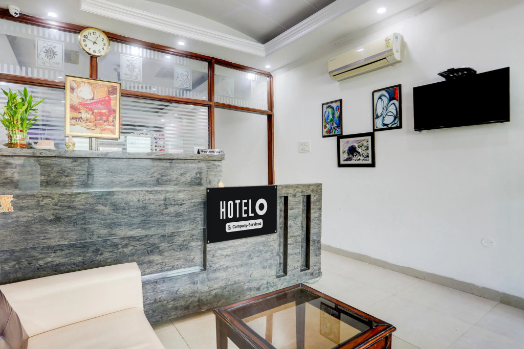 Hotel O by OYO Lohgarh Road Zirakpur Formerly JB Plaza