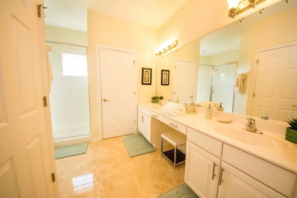 Apollo's Solterra Resort Vacation Home 5 Bedroom Home by RedAwning