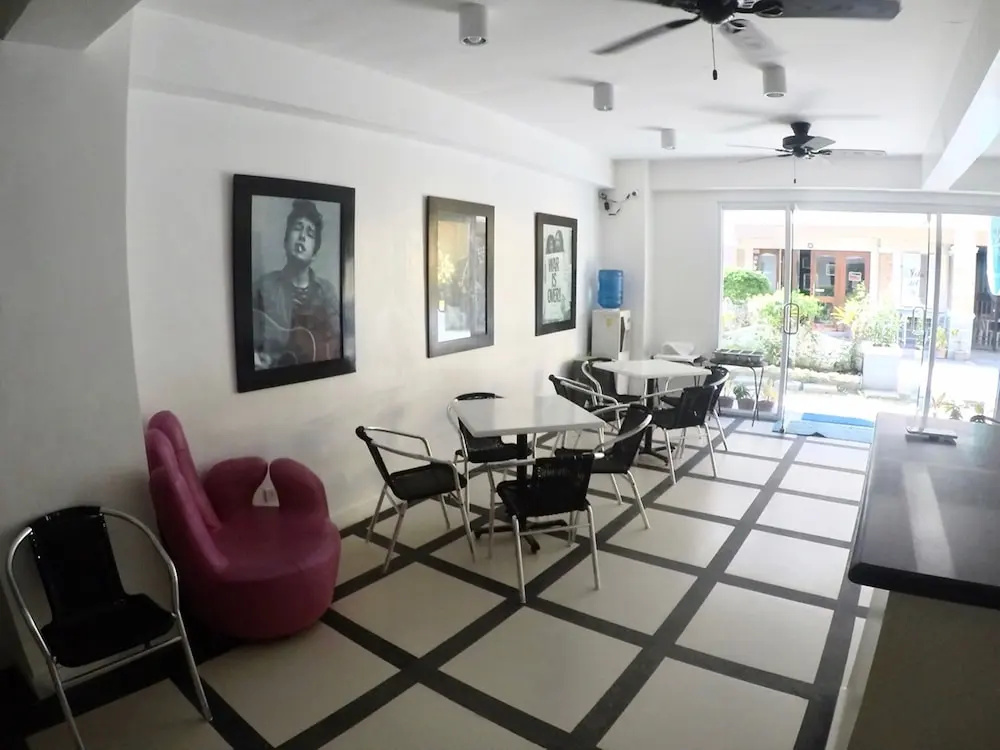 Wander Inn Boracay