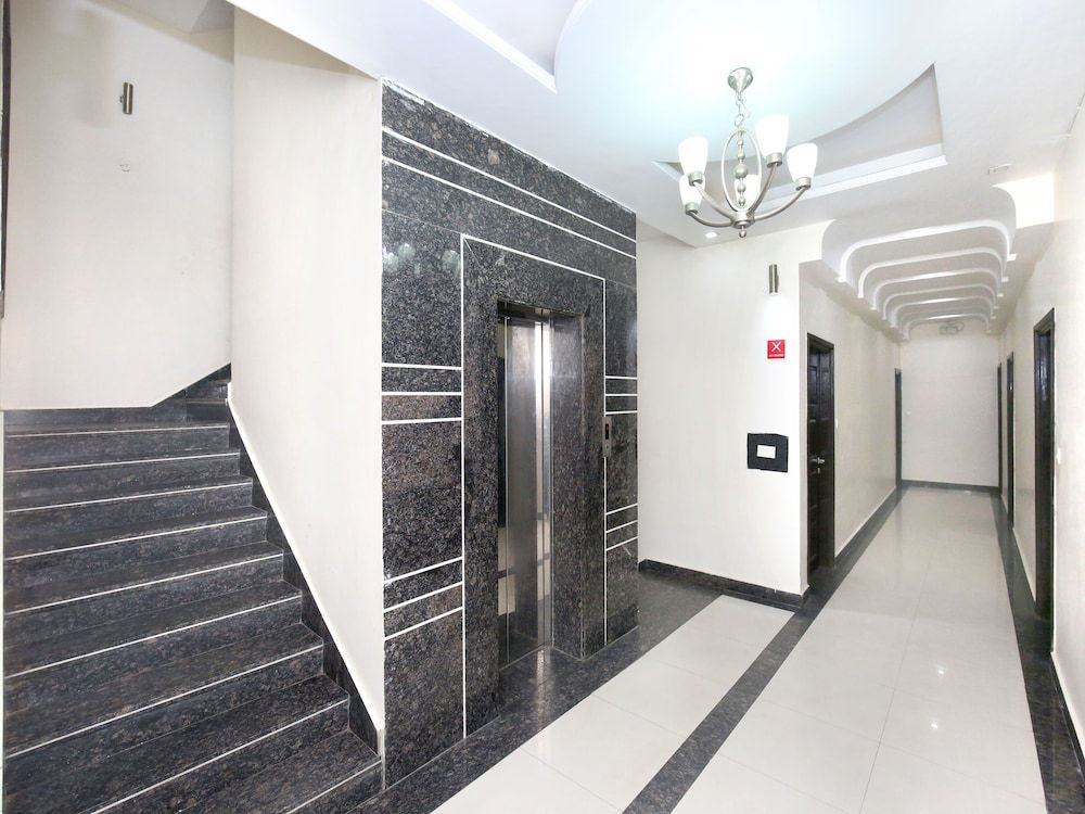 Capital O 9235 Hotel Nayyar