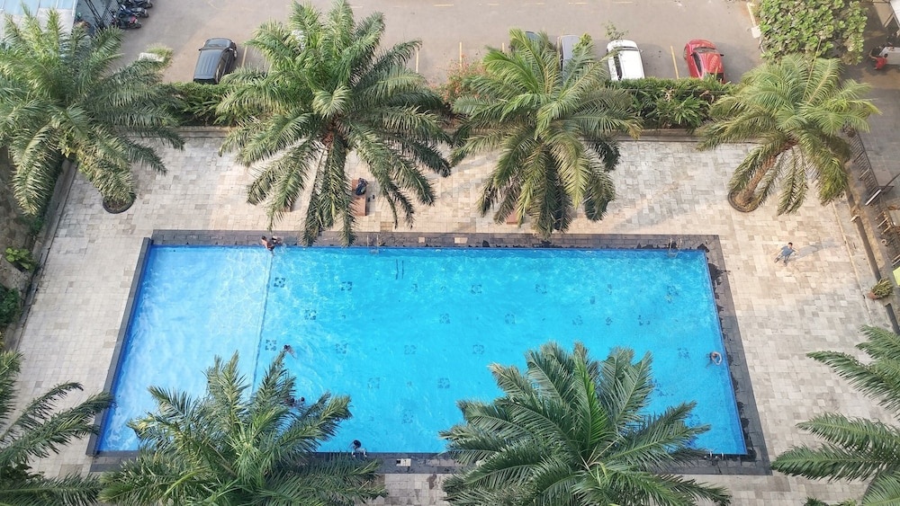 Relaxing 2BR Mutiara Bekasi Apartment