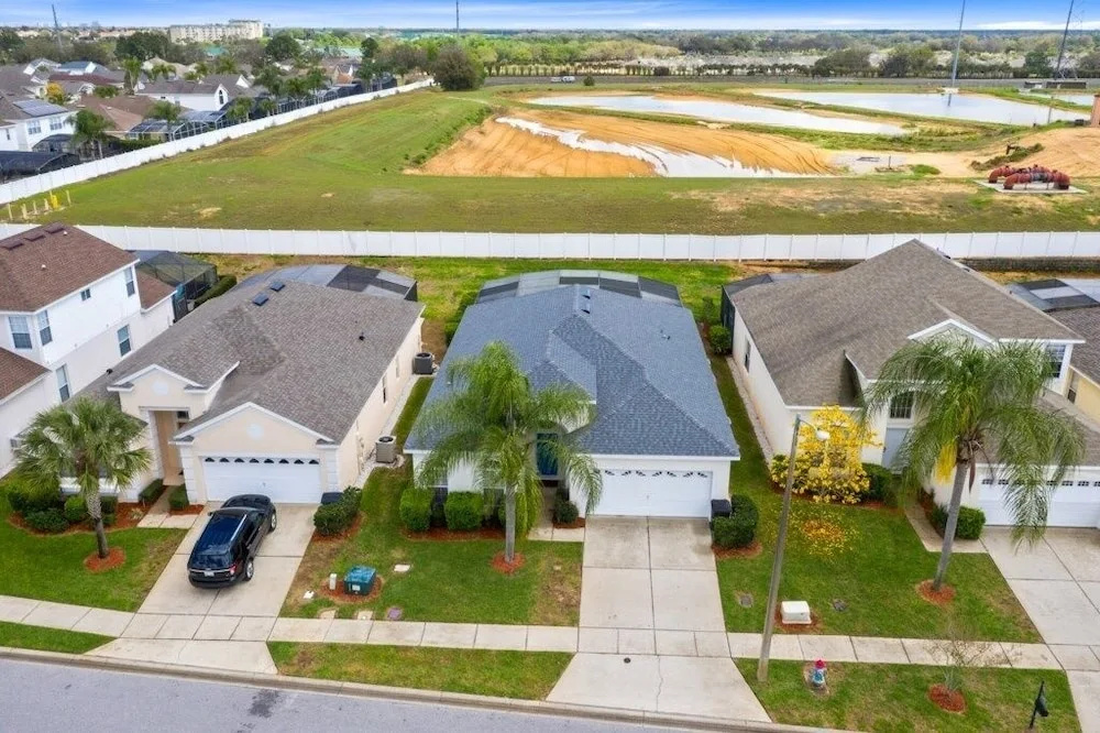 4 Bedrooms, 3 Baths, No Rear Neighbors 4 Villa by RedAwning