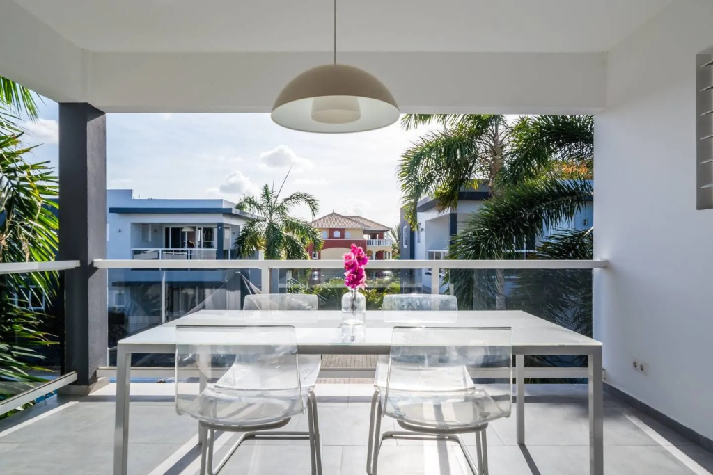 Apt 80m2 Jan Thiel Area W/ Balcony, Pool & Tropical Garden