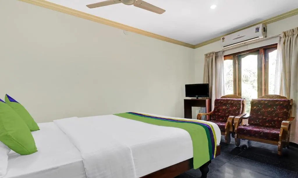 Itsy Hotels The Waters Edge Beach Resort