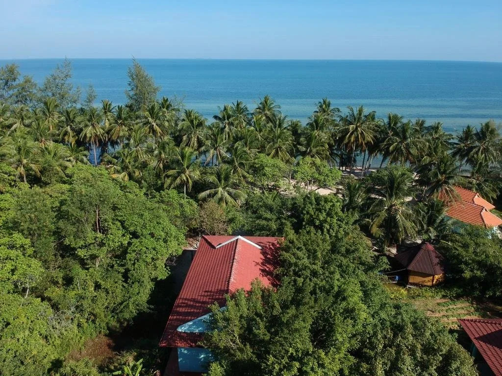 Kiki Coconut Beach Resort