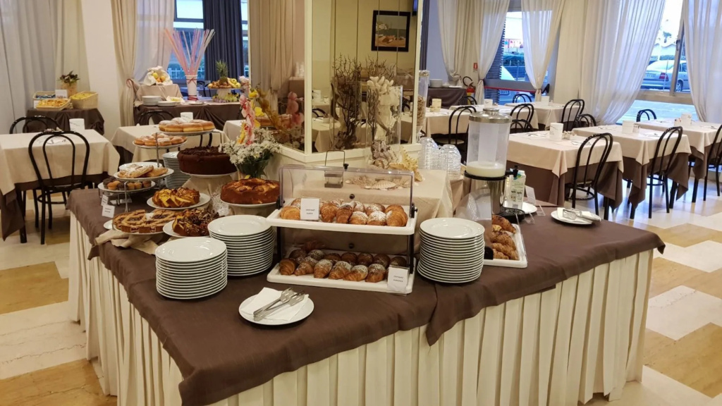 Hotel Majorca sul Mare in centro a Riccione con Area Fitness