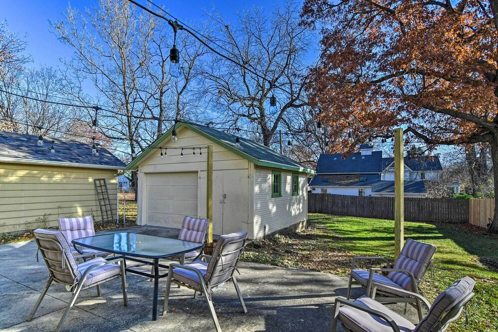 Family-friendly Des Moines Retreat w/ Patio!