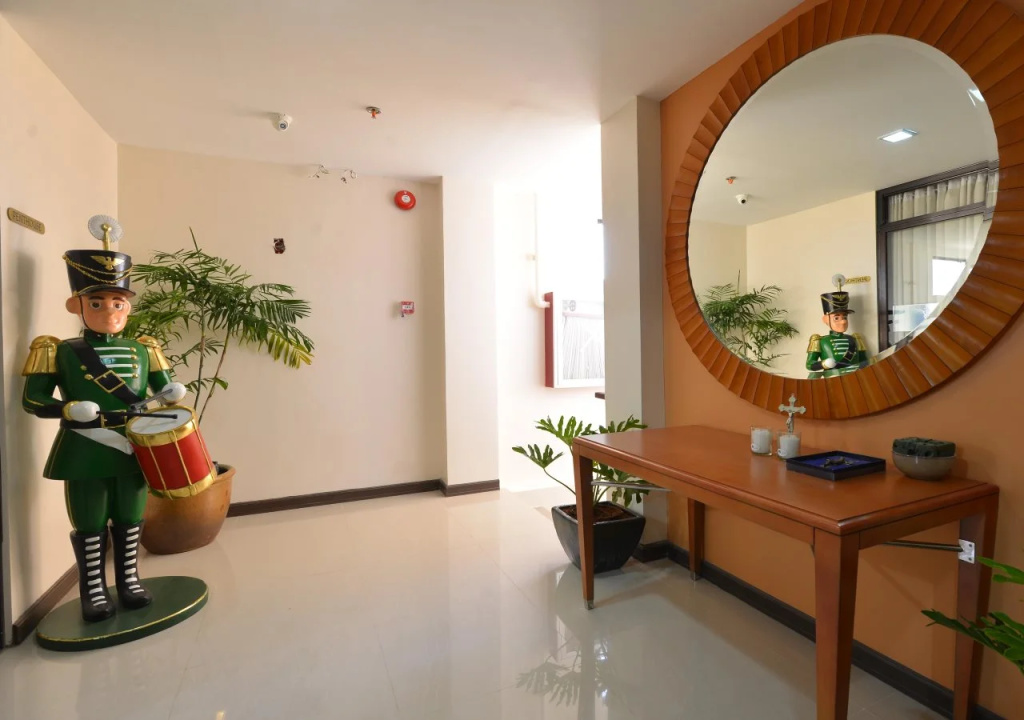 Royal Suites Condotel