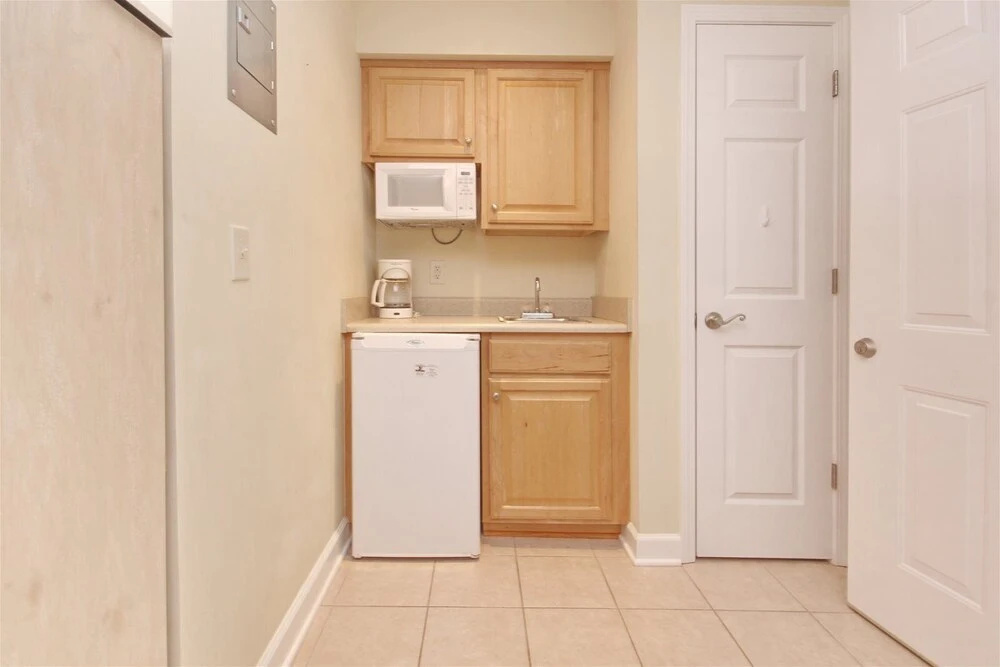 2407 Commons II