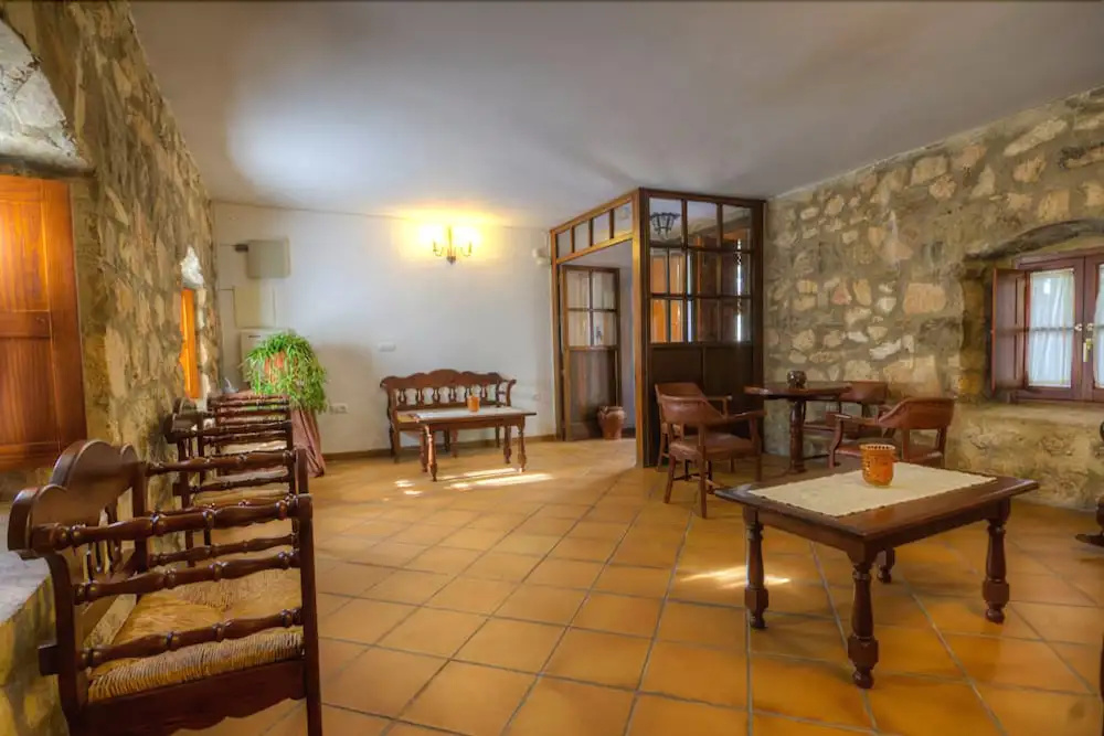 Tugasa Hotel y Apartamentos rurales La Posada