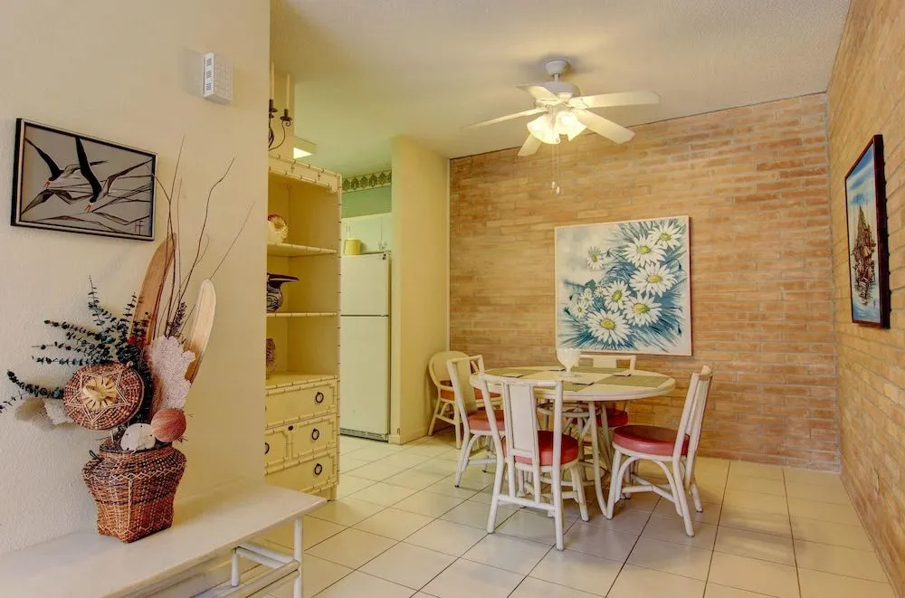 Channelview 204