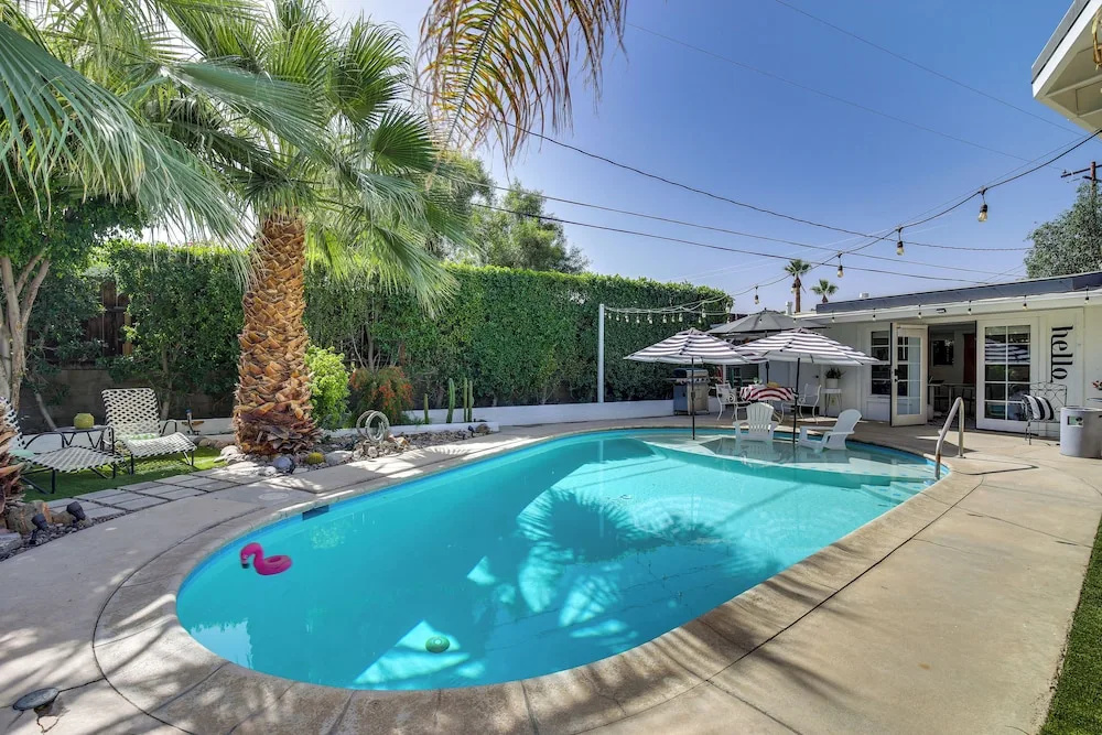 5 Blocks to El Paseo: Palm Desert Casita w/ Pool