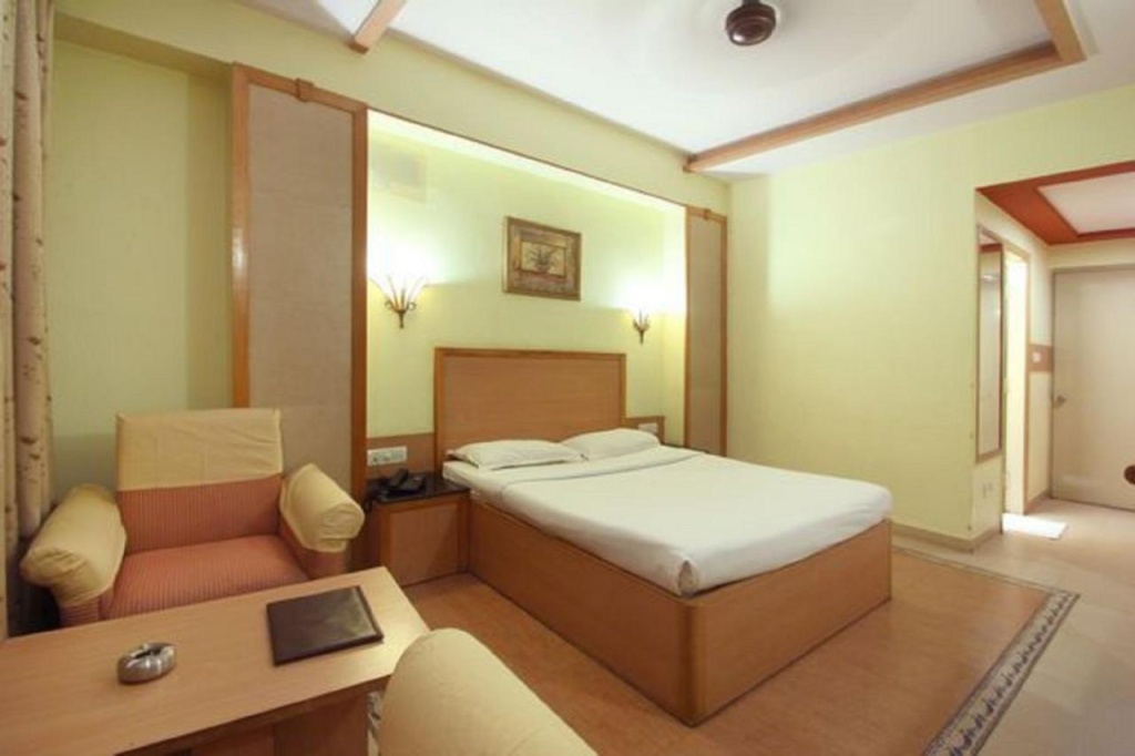 Hotel Roopa