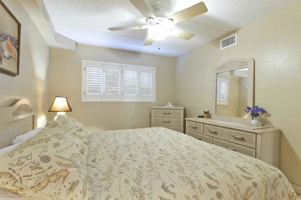 Villa Del Sol Condominium 205