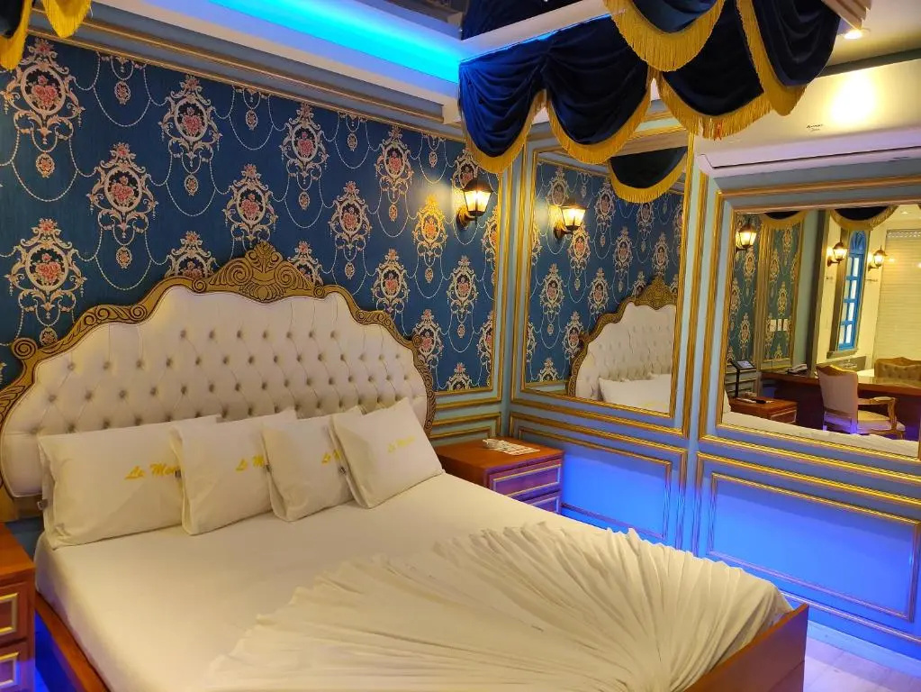 Motel Le Monde (Adult Only)