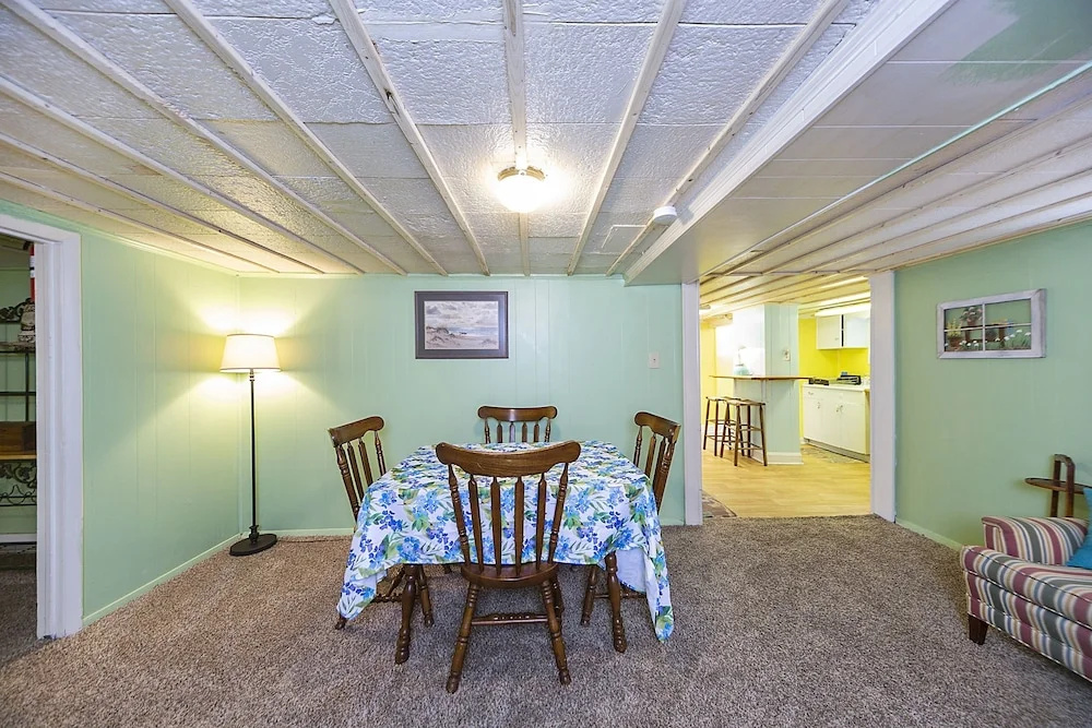 Rustic Beach Front Apt - Cozy And Right On The Beach 2 Bedroom Apts
