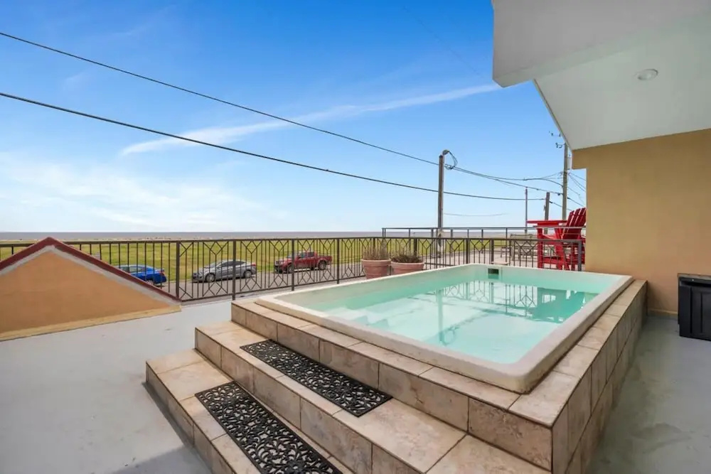 Large House on Lake Pontchartrain w Pool